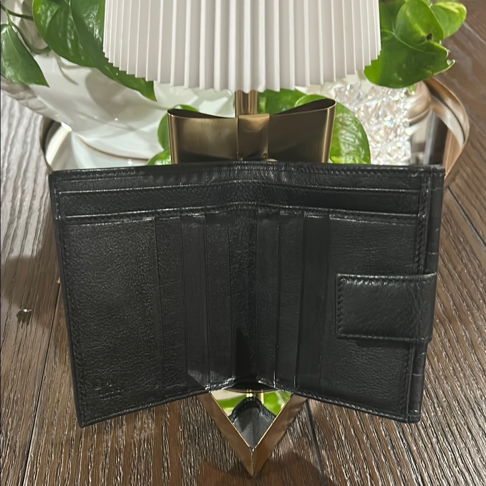 Gucci Black Embossed Leather Wallet - Picture 3 of 6
